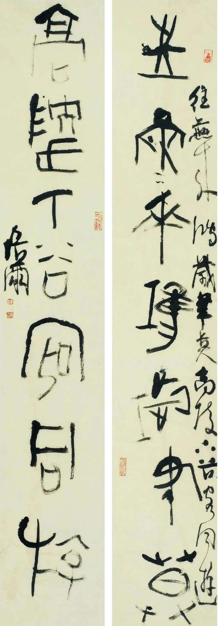 25朱培尔  篆书七言联 137×23cm×2